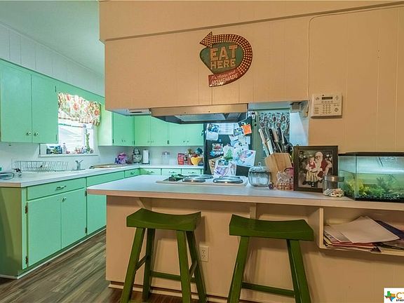 4th image of 304 Juengerman St