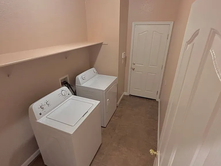 6001 Jefjen Way — Photo 10