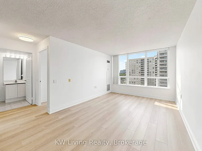 9017 Leslie St #903 — Photo 3