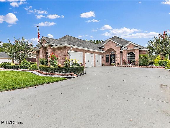 2nd image of 3025 Santee Pl