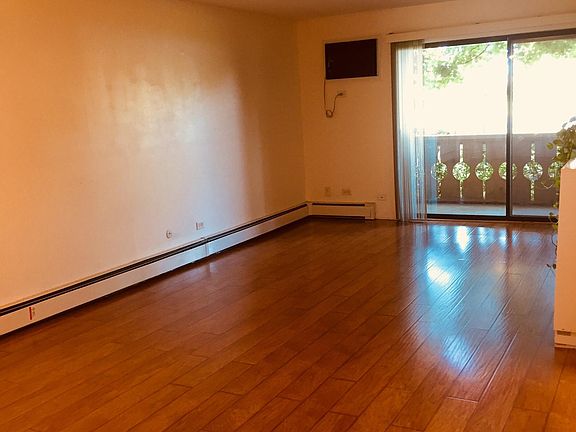 2nd image of 2 Parkside Ct APT 2