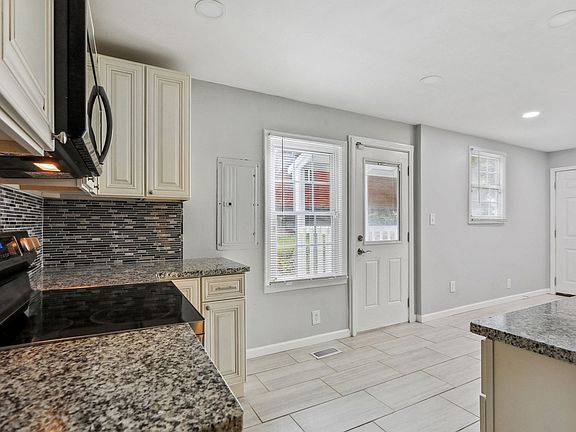 4th image of 23 Bisbee Ave SE #A