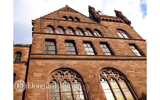 Sold by Douglas Elliman | media 15