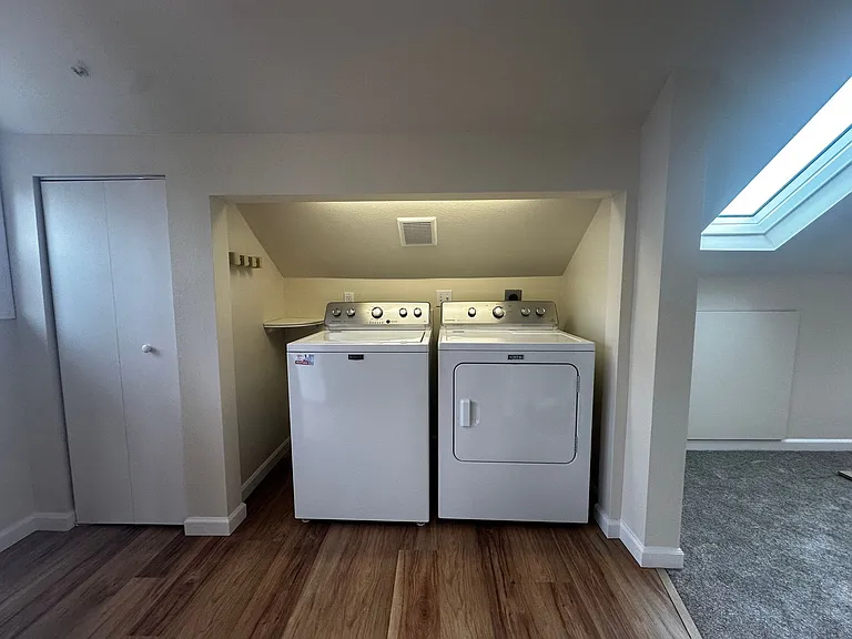 SEA 3827 Wetmore — Photo 10