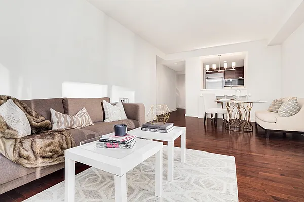 Sold by Triplemint | media 23