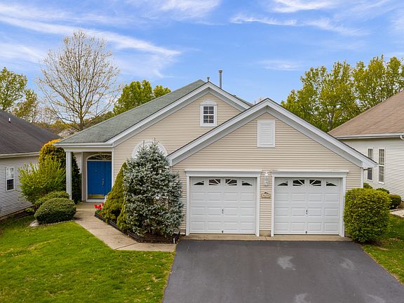 3rd image of 68 Greenways Ln