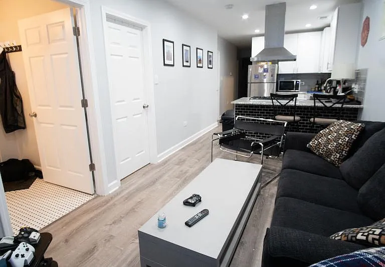 3225 N Wilton Ave #G — Photo 5