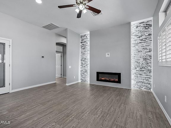 5th image of 15842 W Huron Dr