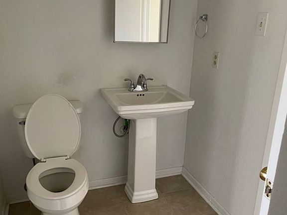 3rd image of 702 Chaparral Cir