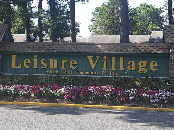 3rd image of 485C Thornbury Ct