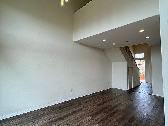 4th image of 286 N Madison Ave Unit 409