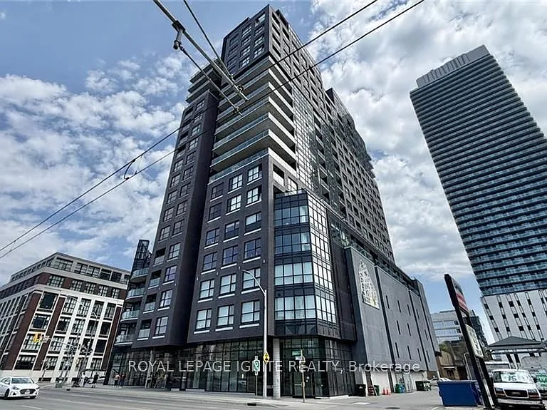 1 Victoria St S #1712 — Photo 1