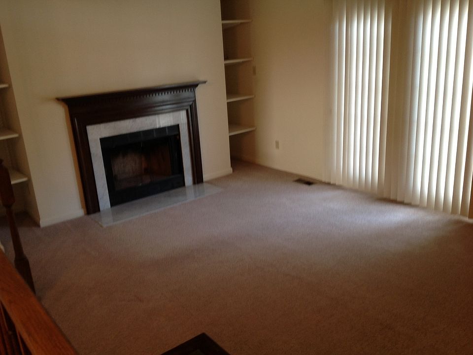 LVG RM FIRE PLACE