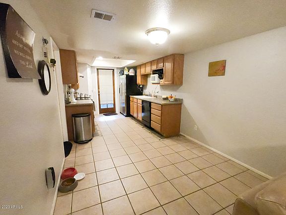 5th image of 1927 E Hampton Ave Unit 148
