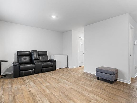 5th image of 6849 Keeneland Dr