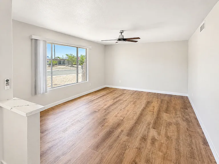 2561 McCulloch Blvd N #2 — Photo 9
