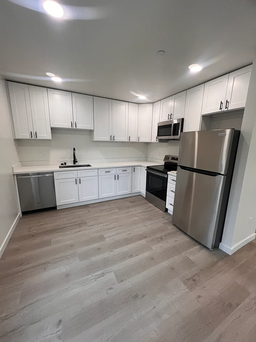 Building Photo - 411 N 21st St #304