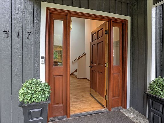 5th image of 20317 191st Avenue NE