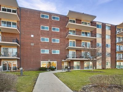 5300 Walnut Ave APT 24B, Downers Grove, IL, 60515