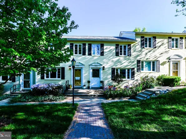 9828 Hollow Glen Pl #2560, Silver Spring, MD 20910