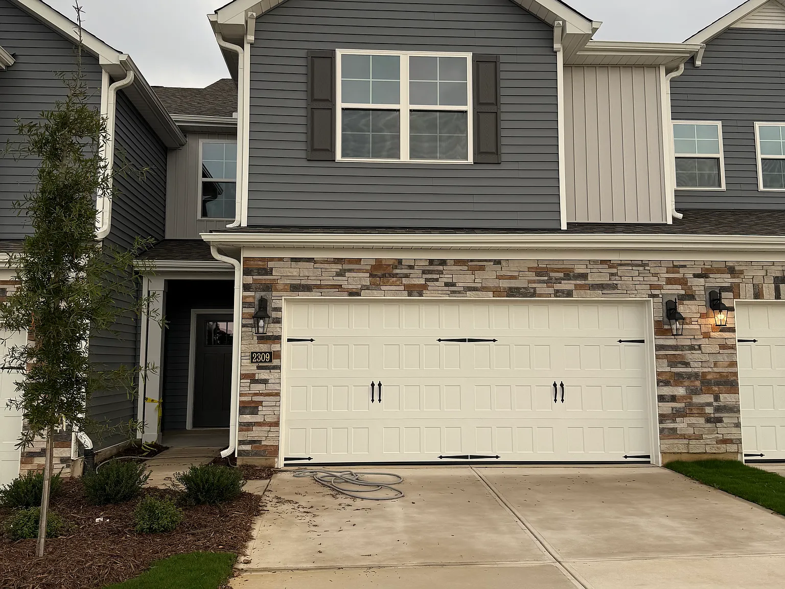 4 bed, 2439 sqft, $2,400 — Photo 1