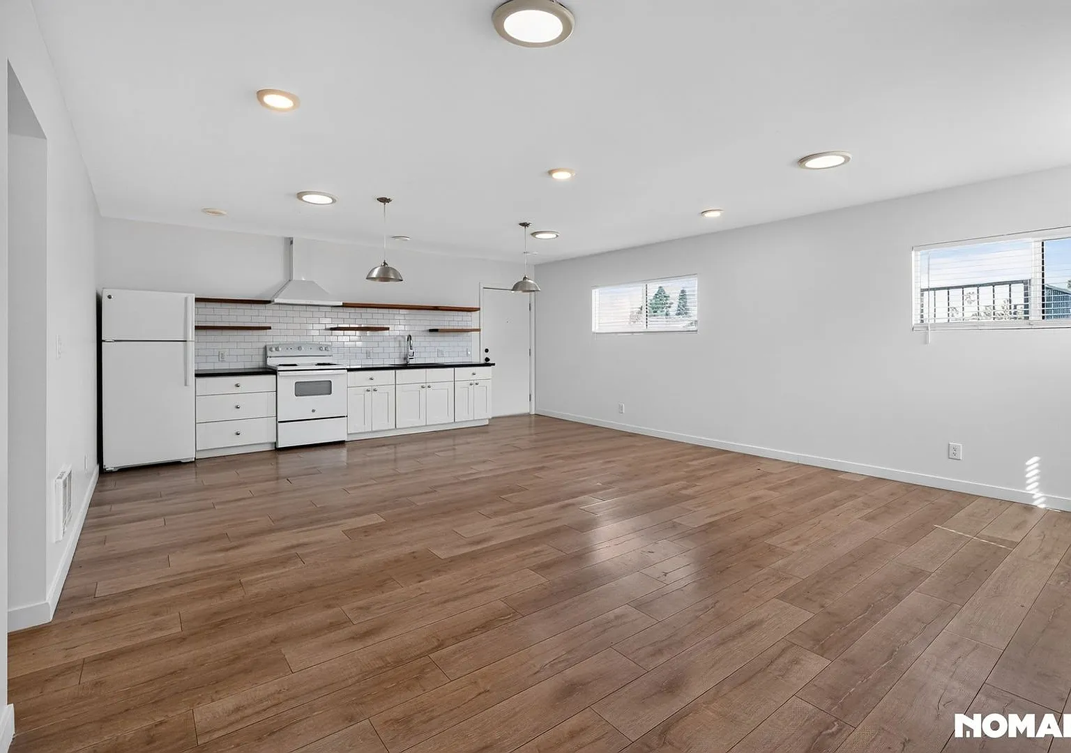 Charming 2BR in Long Beach — Photo 3