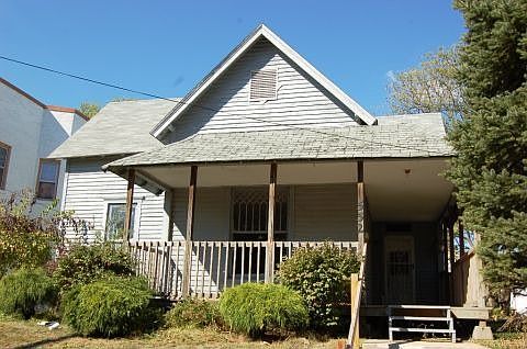 2nd image of 552 E Washington St