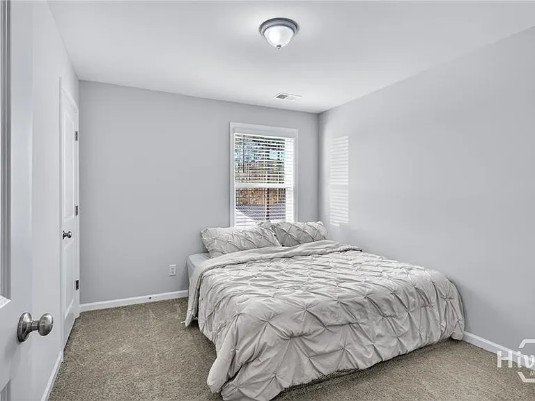 124 Jennie Dr — Photo 16