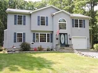 166 Linden Loop, Pocono Summit, PA 18346
