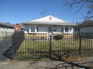 3122 Emery Ln, Robbins, IL 60472