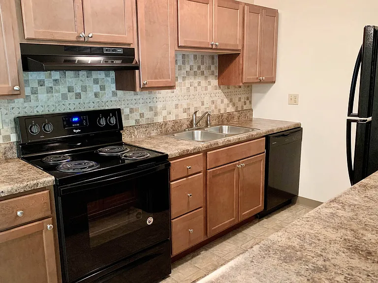Forest Creek Apartments — Photo 9