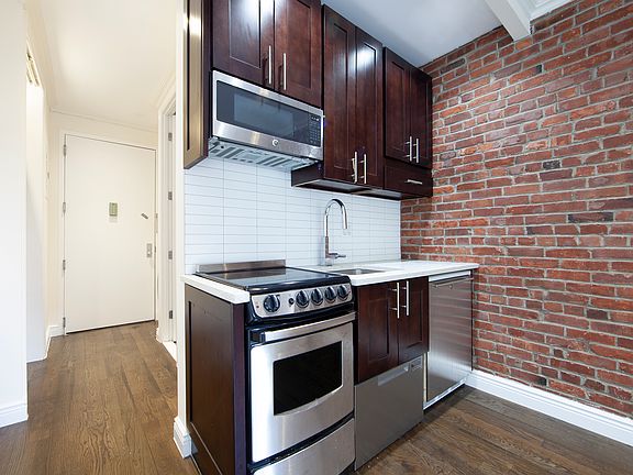 3rd image of 26 Jane St #6F