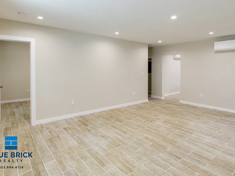 1035 N Hayworth Ave #100 — Photo 17