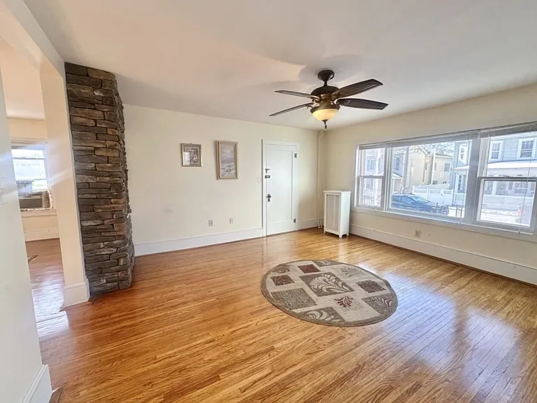 986 Ash St #101 — Photo 20