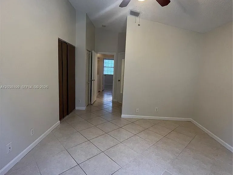 3100 SW 50th St — Photo 11