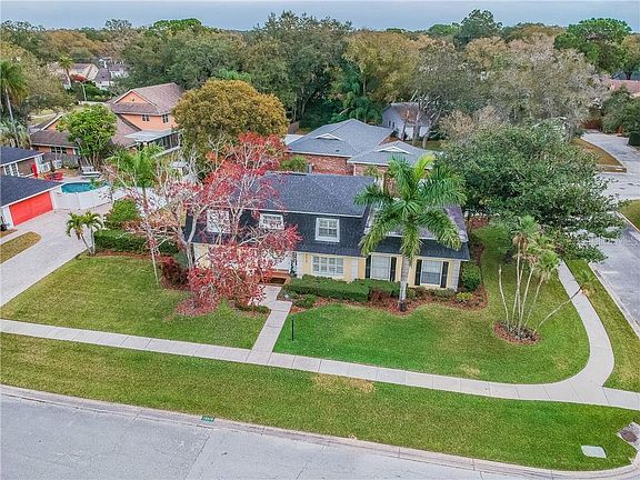 4th image of 10413 Reclinata Ln