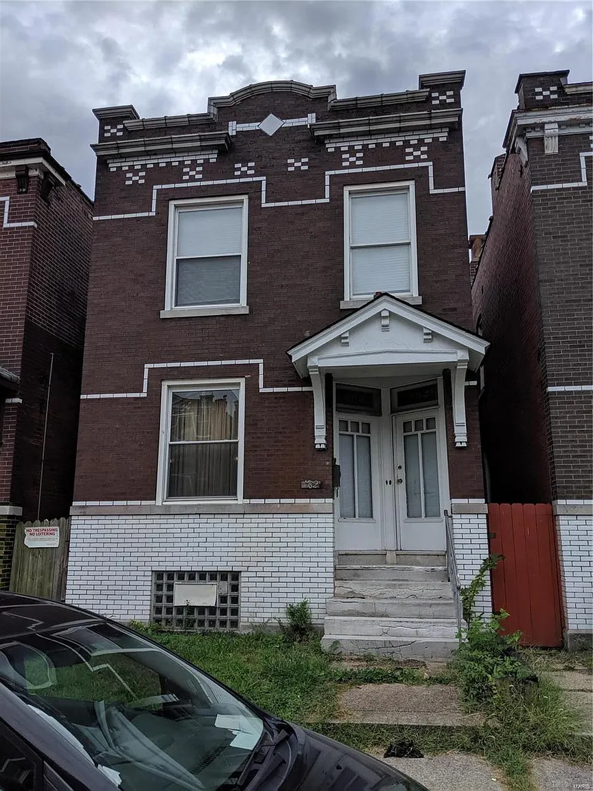 562 Eiler St photo 1