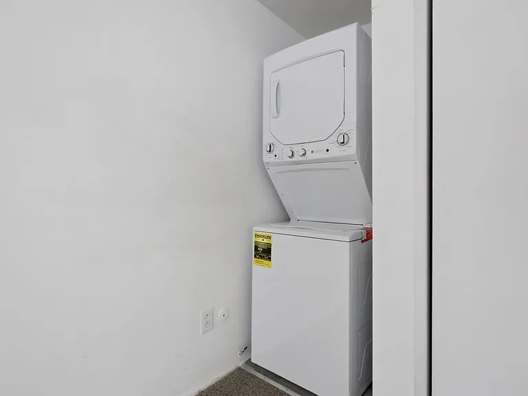 Village in the Park Apartments — Photo 5