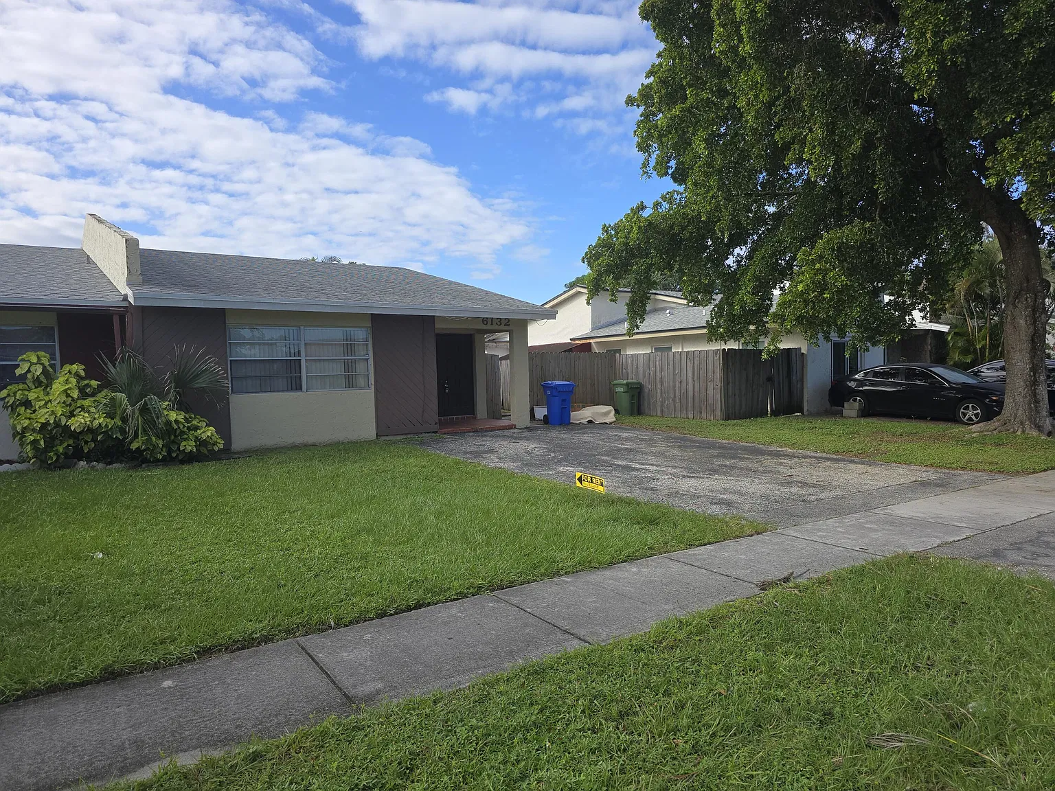 2 bed, 2.0 bath, 1174 sqft, $2,300 — Photo 2
