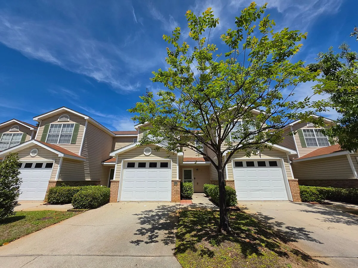 Building Photo - 1517 Regency Rd #123