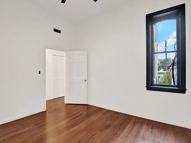 307 E Liberty St — Photo 21