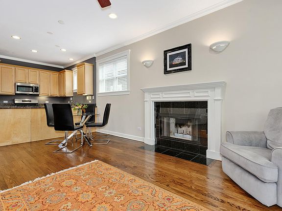 4th image of 1720 W Berwyn Ave #1E