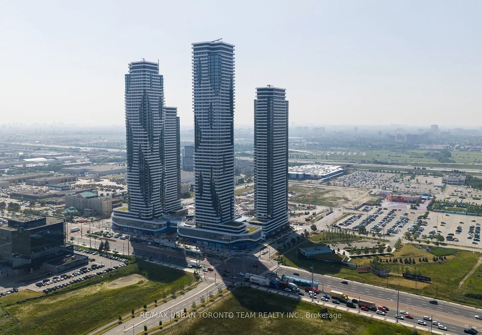 28 Interchange Way — Photo 1