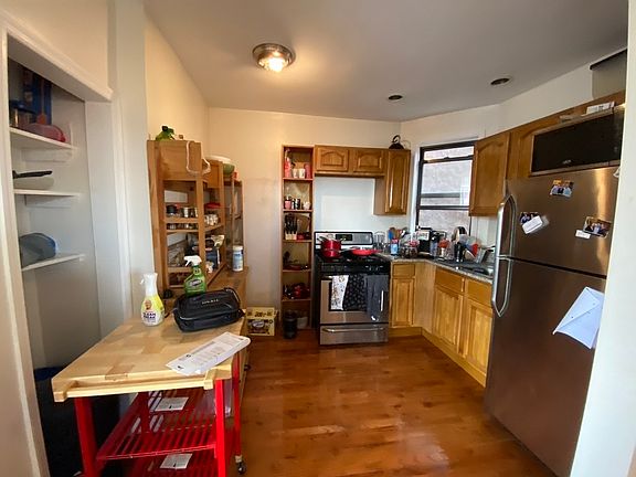 5th image of 624 Saint Johns Pl APT 5