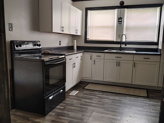 3rd image of 101 Hope Ave