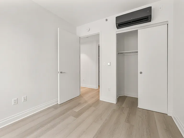 10-25 Jackson Ave #9B — Photo 7