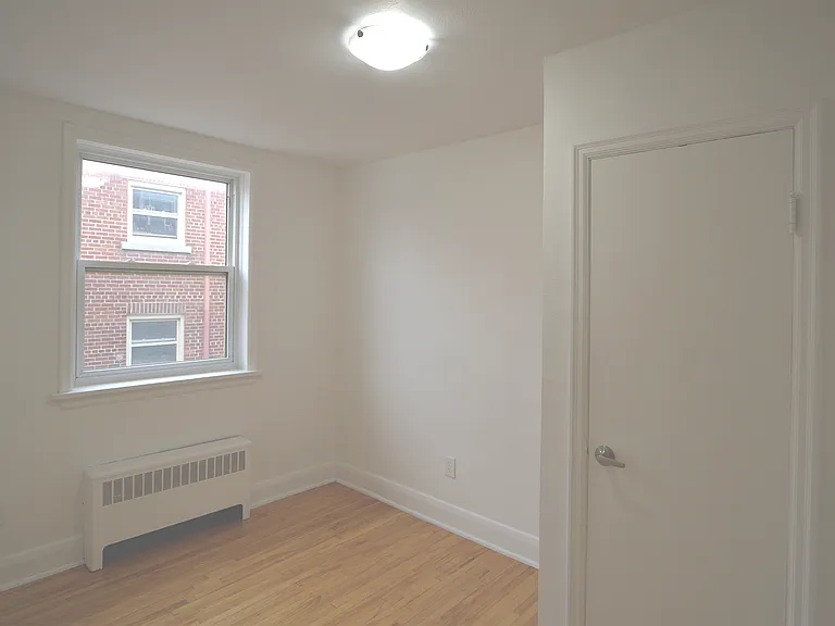 141 Borden Ave N — Photo 12