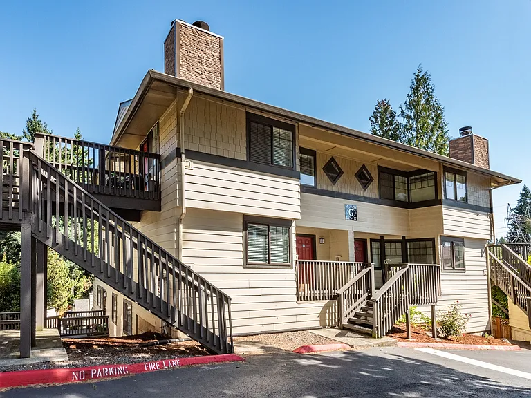 The Rosewood Apartments — Photo 19