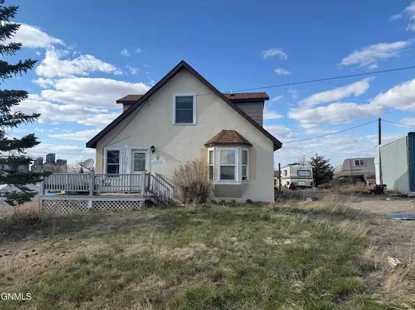 301 2nd Ave E, Westby, MT 59275