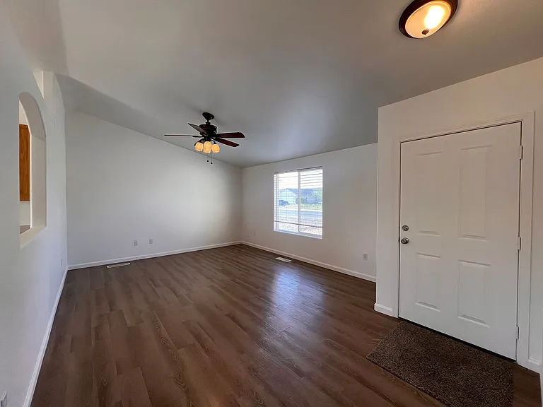 122 Prairie Ln — Photo 8